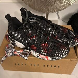 NOBULL Women's Black and Red Sneakers